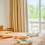 Bay And Luxury Hotel 3*