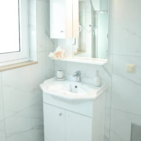 Bay And Luxury Hotel Charaki