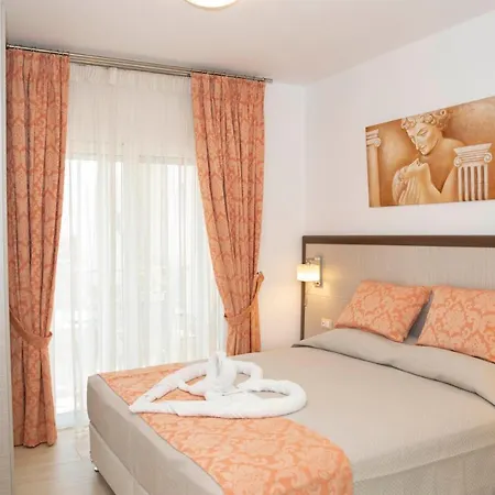 Bay And Luxury Hotel