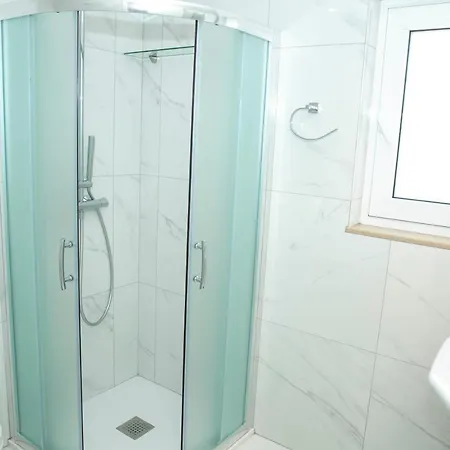 Отель Bay And Luxury