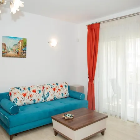 Ξενοδοχείο Bay And Luxury 3*