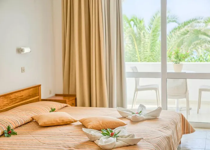 Bay And Luxury Szálloda 3*