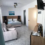 Bay And Luxury האראקי