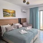 מלון Bay And Luxury 3*