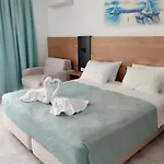 מלון Bay And Luxury 3*