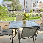 Bay And Luxury האראקי