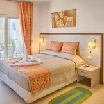 Bay And Luxury 3* האראקי