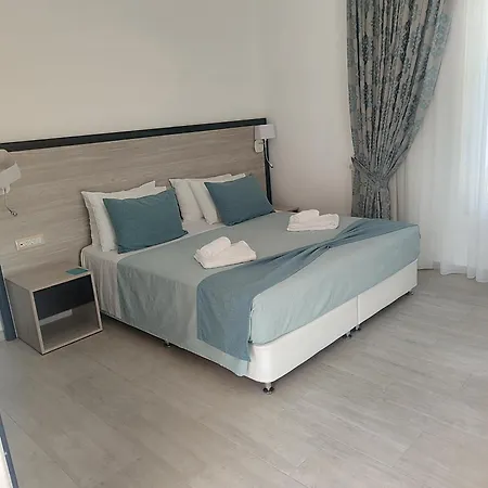 מלון Bay And Luxury האראקי