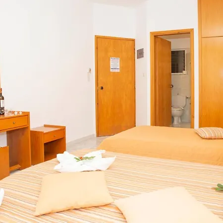 Bay And Luxury Hotel