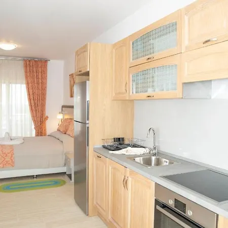 Bay And Luxury Hotel Charaki